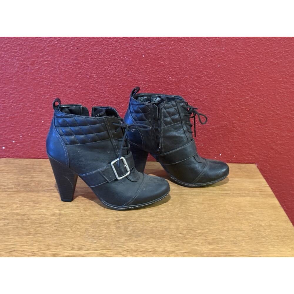 Solesenseability Heeled Ankle Bootie Sz 8.5 black Heeled Side Zip